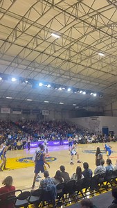 Straight to the hoop 🪣 #SeaDubs | Kaiser Permanente Arena