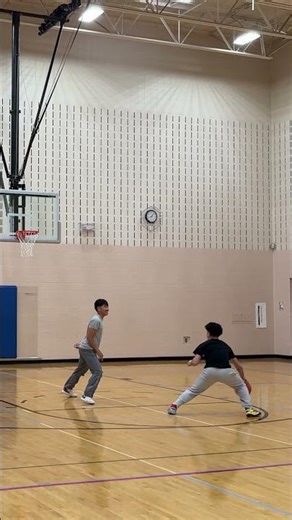 Kaiden Moua with the crossover to step back #h4k #hmong #basketball