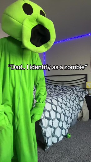 🟢💯Pea Man💯🟢 (@pvz.peashooter)’s video of zombie