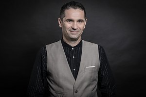 Dlhé vlasy zopnuté v cope: Takto kedysi vyzeral Ján Mečiar!