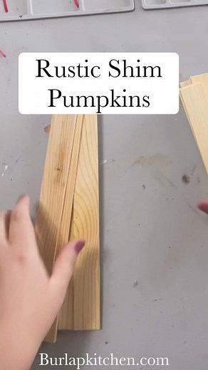 Rustic Shim Pumpkins #fall #diyhomedecor #pumpkinseason #rusticdecor | Burlap Kitchen