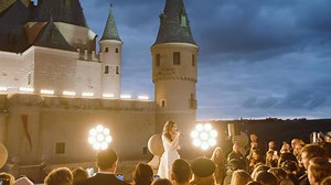 Hear it here first! 🎶 Rachel Zegler, the star of “Disney’s “Snow White,” delighted audiences with a special performance of “Waiting on a Wish,” the first single from the film’s original soundtrack, at the Alcázar of Segovia Castle in Spain. “SNOW WHITE” in theatres March 25th! 📽️:Walt Disney Studios #SnowWhite #RachelZegler #CriticsChoice #Waitingonawish | Critics Choice Awards