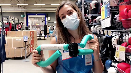 Salut à vous les sportifs 💪💪 !!! Aujourd'hui la team fitness de votre magasin vous présente le BODY POWER. Conçu pour le renforcement musculaire, il vous permettra de travailler un nombre important de groupes musculaires. Confortable grâce à sa mousse, simple et pratique ! Alors n'hésitez pas, et venez tester le Body power dans votre magasin Decathlon grande-synthe ! PS : Écoutez les conseils de Manon et rendez-vous sur domyos.com pour une multitude d'exercices 😘 ! | Decathlon Dunkerque - Gra