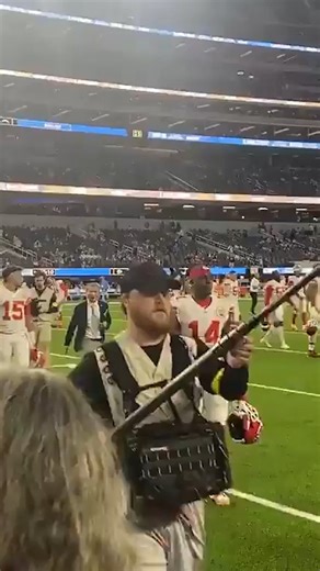 WATCH: Two legends met for the first time on the gridiron after the Chiefs took down the Chargers 30-27 in LA. Details >>> https://bit.ly/3VihXd0 | WIBW