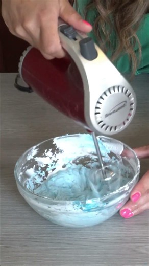 The Fluffiest DIY Sugar Scrub Ever! #recipe #sugarscrub #exfoliate #handmade #lush #diy