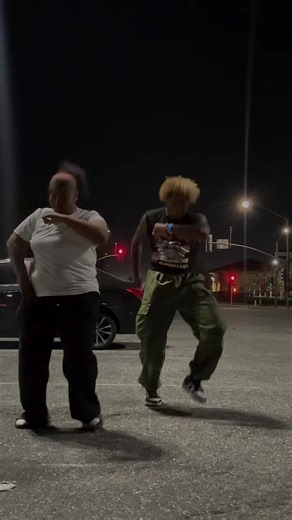 drop that, shake that 🙂‍↕️😛 #donteswxrld #fypシ | shake dat ahh dance