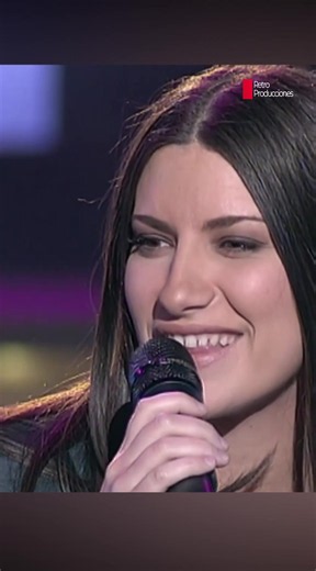 Laura Pausini - Entre Tú Y Mil Mares #amtmusic #retroproducciones | Laura Pausini