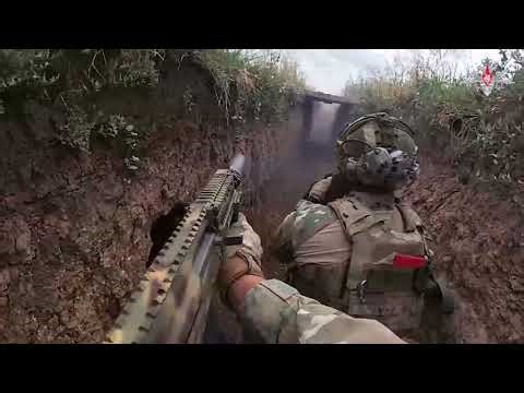 Russia's new LMG RPL 20 in use with RAF Assault troops . #Shorts