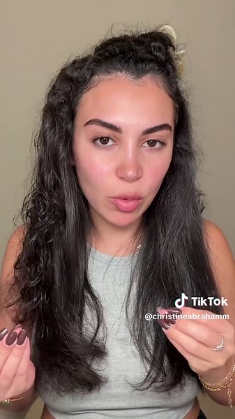 Curly Hair Blowout Tutorial: Achieve Stunning Results