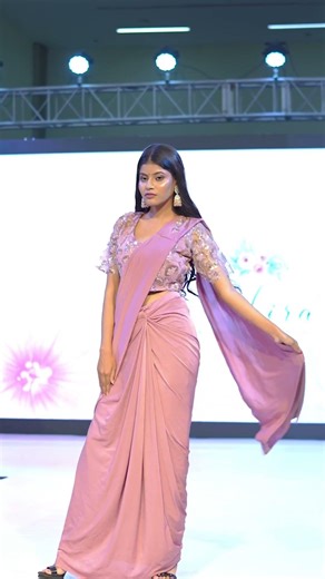 Elegant Saree Walk💃| #shorts #rampwalk #trending #viral