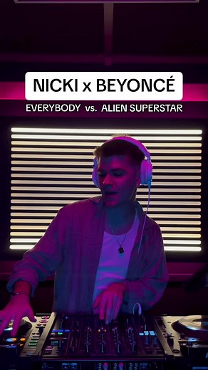 Nicki Minaj & Beyoncé Mashup: Everybody x Alien Superstar Remix