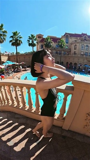 When She Walked In! Shanghai Pool Party Went Wild