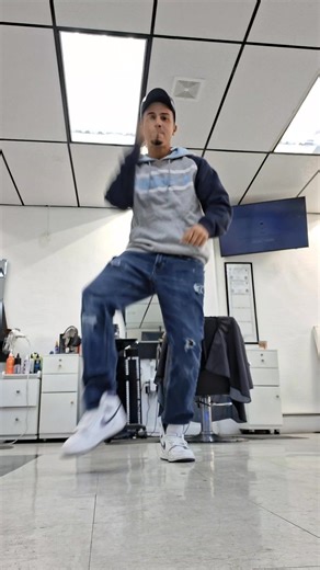 ¿Qué puede pasar si producimos contenido? Vamos a Basilar un ratico aquí.😉🕺💌💪😂 | Christopher Vega