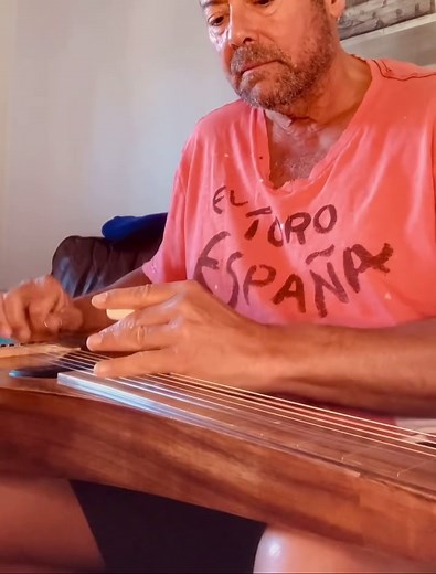 Acoustic Hawaiian Guitar Music #koa #weissenborn #kikakila #slideguitar | Colin John