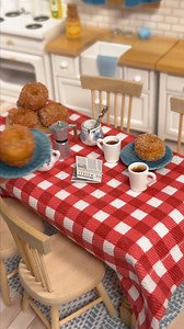 Made with fresh apple cider, these donuts are sure to please. | Kroger