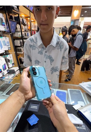 Surprised Gift for Graduated Student: iPhone Reveal