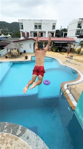Was it possible? | 1st try into the floaty in swimming pool