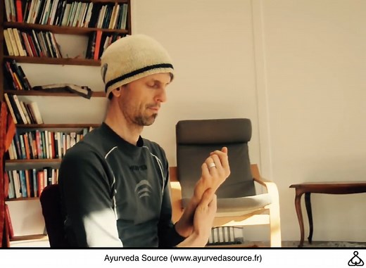 Comment prendre mon pouls selon Ayurvéda