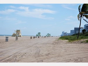 Which Florida Beaches Are Open, Closed By Coronavirus Outbreak