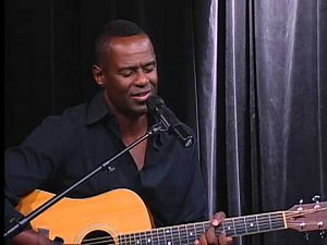 Brian McKnight Performance "Sweeter"