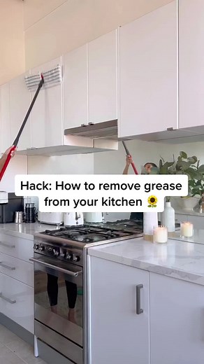 Leave your kitchen grease-free shining ✨ save this DIY for your next deep clean 📌 Mix: - 1/2 cup warm water - 1/4 cup white vinegar - 1/4 cup lemon juice The vinegar lemon helps cut through grease on your stovetop, splashback and cabinetry! The lemon leaves your kitchen smelling so fresh 🍋 always patch test as this mix may not be suitable for all surfaces x #kitchencleaner #degreaser #stovetopcleaning #cleaninghacks #mamamilastips #cleaningtips