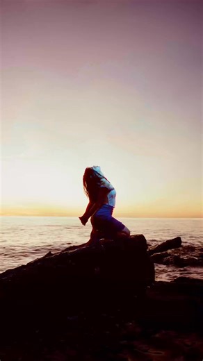 Shooting with the new amaran Ray 120c is wild, so much power in such a compact light⚡️Paired with the amaran Peak and Octa Dome 30, it delivers full-color control with OmniColor for on-the-go setups! #amaran #amaranRay120c #amaranRay | amaran