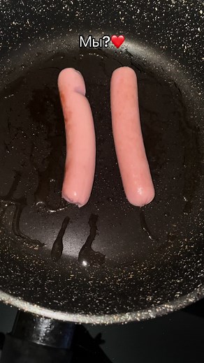 Cooking Sausages in a Pan: A Quick Kitchen Guide