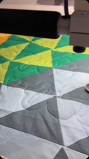 I had so much fun quilting this beauty pieced by the fabulous @ames181. She requested this delightful panto by @mistletoequiltingco and it stitched out beautifully ❤️. It's election day here in Canada and I'm thinking of my grandma Flo today. Flo lived through 2 world wars, and married an amputee veteran. On my 18th birthday, she told me "now that you are an adult, you will ALWAYS vote because if we don't, we might lose the right to do so." 🇨🇦🇨🇦🇨🇦 #fabriculous #fabriculousbrandon #mistleto