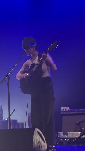 Live Performance of 'Born for Loving You' at Hammersmith Apollo