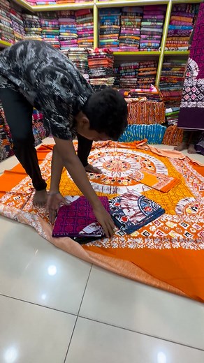 কিং সাইজের বিছানার চাদর ।।।।। 01307499327 ৭.৫ ফিট বাই ৮.৩ ফিট রং গেরান্টি সমগ্র দেশ হোম ডেলিভারি করে থাকি। মো: তুহিন ইসলাম 01307499327 what's up মালিক(চয়েজ ফেয়ার) একরামদ্দিন প্লাজা, আন্ডারগ্রাউন্ড , দোকান নং ০১ ,ইসলামপুর, ঢাকা। লায়ন টাওয়ার এর গলি, ইসলাম খা জামে মসজিদের সাথে। দেশী ইন্ডিয়ান পাকিস্তানি থ্রি পিছ পাইকারি দামে কিনুন। সরকারি অথবা অনলাইনে #joypuricotton #guljir #Joypuri #খুচরা #worldcup #রংধনু #বাটিক #পাইকারি #cador #islampur #কারিজমা #guljir #খুচরা #কারিজমা #পাইকারি #guljir #india #org