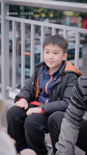 七七在公司遭到直属上司的骚扰，关键时刻当保安的老公帮她出气【陈七七】 Qiqi was harassed by her direct supervisor at work, and at a crucial moment, her husband, a security guard, stood up for her. #正能量 #短劇 #陈七七 | 陈七七