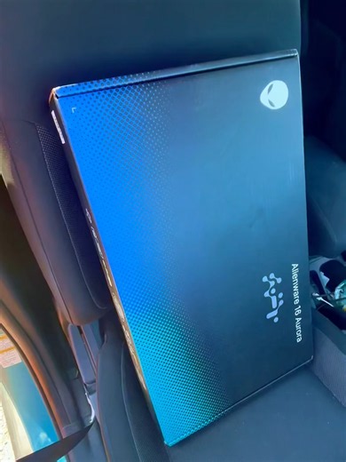 Alienware Aurora U9: Core Ultra 9, RTX 5060 Gaming Laptop