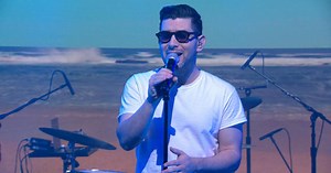 Saturday Sessions: Aaron Frazer performs “Time Will Tell”