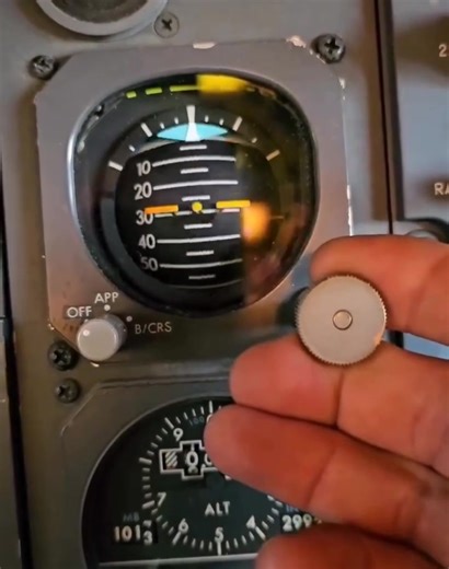 5.5K views · 26 reactions | Flight Training: Do you have any guesses whats happening here? #flighttraining #studentpilot #aviation | Charlesworth Aerospace | Facebook