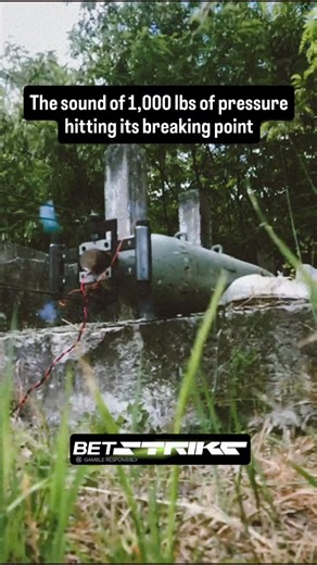 A masterclass in controlled destruction. They didn’t just break it — they vaporized the connection. 💥 The simplicity of the setup hides the brutal force behind it. This clip will completely rewrite how you think about “structural integrity.” This is the kind of moment the 2025 algorithm lives for — pure awe, replay value, and instant debate. You’ll watch it twice just to process what happened. 🚨 Hit Save and show your friends the most jaw-dropping test you’ll see all week. Question of the day: