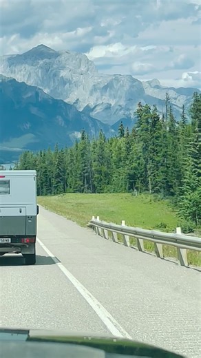 Alberta, Canada #Road trip #highway #nature #ScenicViews #scenicdrive #naturephotography #naturelovers #CanadianRockies | Love Michelle