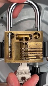 949K views · 10K reactions | Inside Perspective On “Comb Picking” #lockpick #lockpicking #picklock #locks #lockpicker #fyp #padlock | Picking Locks | Facebook
