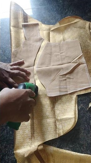 blouse cutting 🤗😍 #trending #blouse #blousecutting #stitching #blousedesign #justastitch