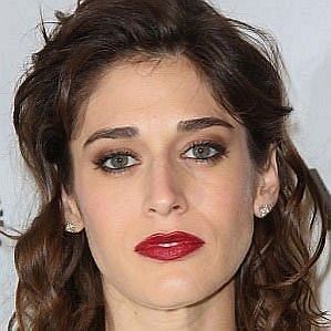 Lizzy Caplan Husband 2026: Dating History & Exes - CelebsCouples