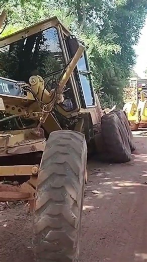 changing operators #1 will it work? #heavymachinery #operator #construction #stuck
