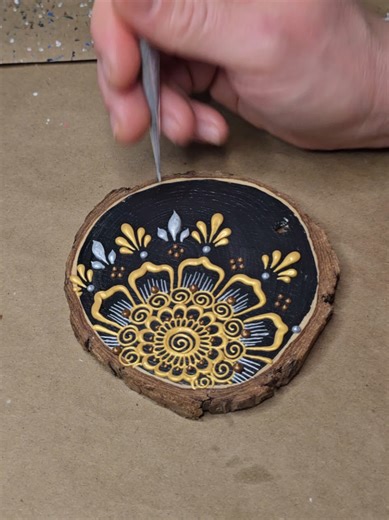 Creating Beautiful Henna Style Flowers with Acrylic Paint
