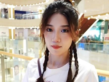 趁着夏天还没过去，快点给我把辣妹装穿上！#CHUU #嘉兴探店 #chuu #逛商场 #沉浸式体验 #人气爆棚 #同城实体店 #店内实拍视频