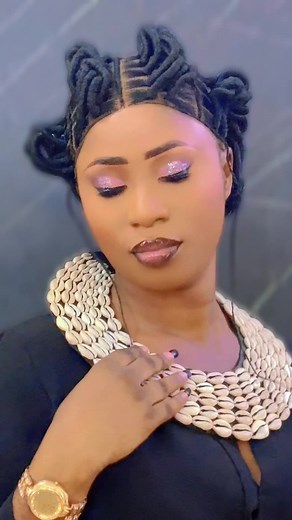 Stylish Necklace Showcase with Unique Shell Design