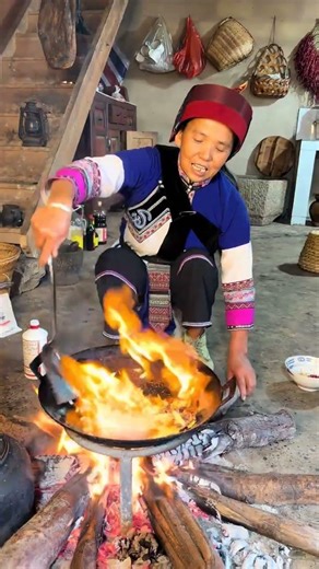Crispy Pork Liver Stir Fry: A Taste of Rural China