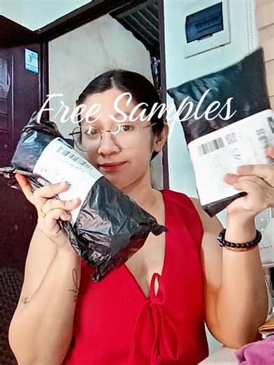 Unwrapping free samples. di ko na tanda if pang Ilan na tong mga to. Truly blessed 🙏🏼 try nyo na din request sa kanila. 🫶🏼✨ #freesamplesapproved #freesample