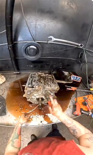 Replying to @noworriezzzz Insides 🤌, 4l60E Part 2 #silverado #chevy #automotive #specialist #transmission #truck #technician | Rigo Ratio