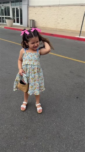 Yearly Easter bunny pictures but this time they were a FAIL 🥲