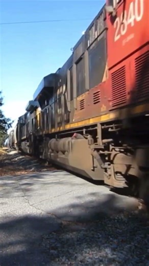 CN 2840 Leads CSX B669-13 With A Spectacular Horn Show