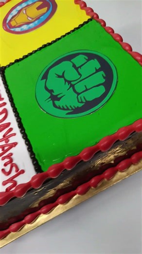 Superman cake design #cake #snscakes #cakedecoration #cakedesign #cakedecoration #londoncakedesigner