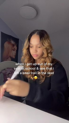 Understanding the Meaning of 'Snail Trail Seat' at School